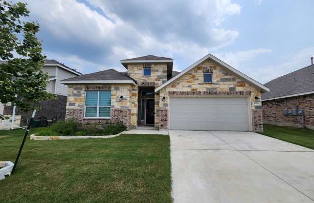Navarro Ranch  4/3/2 with a Bonus Room / Fridge Included/ Covered Patio / Fenced in Yard /  Navarro ISD