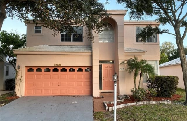 9615 NW 8th Cir - 9615 Northwest 8th Circle, Plantation, FL 33324