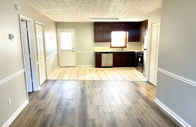Welcome to this charming 1 bedroom, 1 bathroom house located in Stockbridge, GA