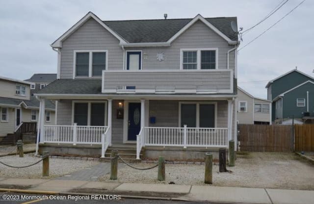 216 4th Avenue - 216 4th Avenue, Manasquan, NJ 08736