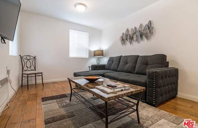 5249 Satsuma Ave unit: C