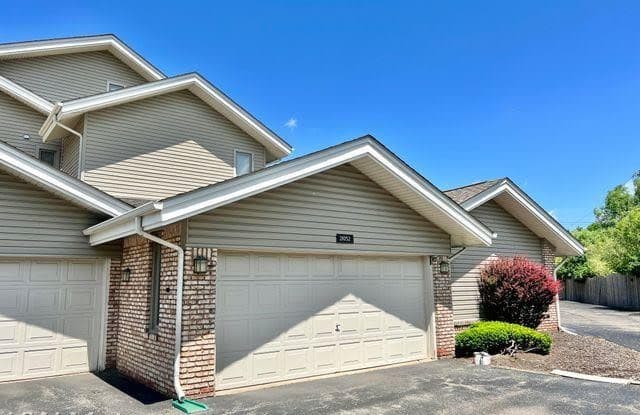 21052 BOULDER Circle - 21052 Boulder Cir, Northville, MI 48167