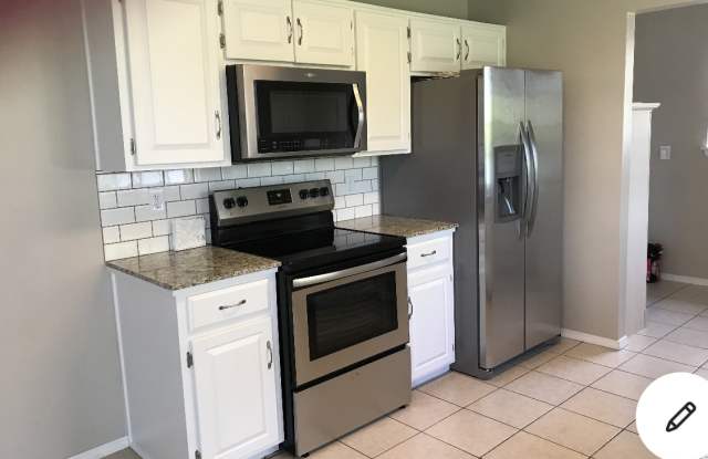 865 Lorena Ln