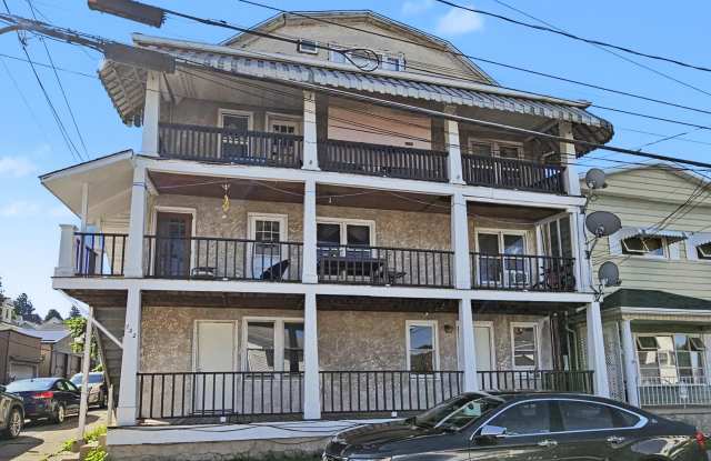 122 Willow Street