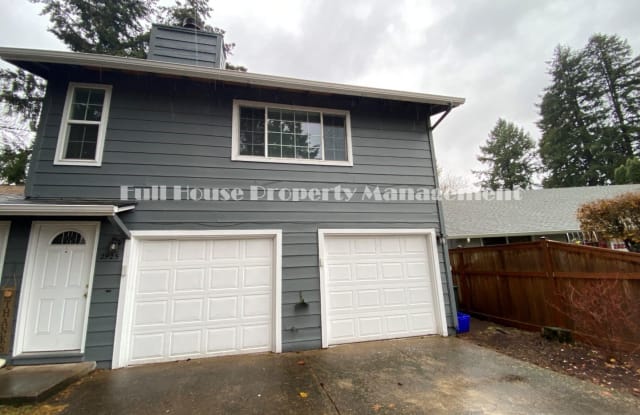 2925 Applewood Ln. - 2925 Applewood Lane, Eugene, OR 97408