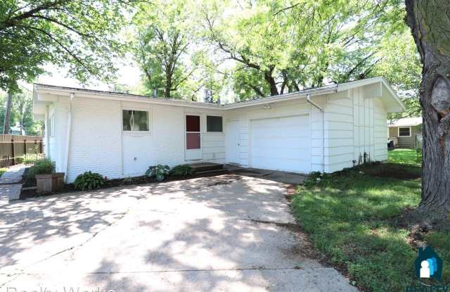 7515 Vine