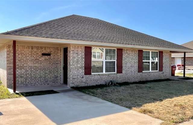 Photo of 905 W Seventh Street