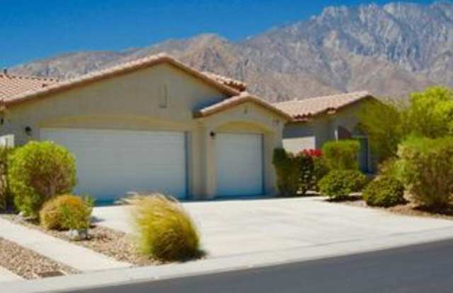 837 Summit Dr - 837 Summit Dr, Palm Springs, CA 92262