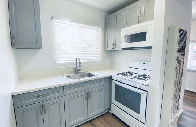 Photo of 400-420 N. Oakland Ave.