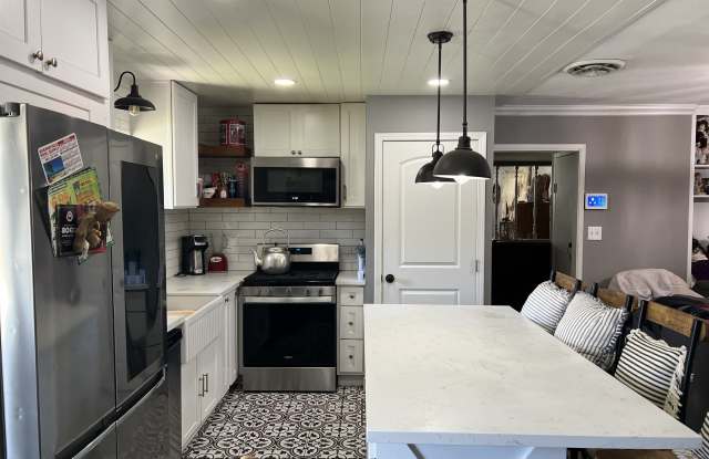 905 Charter Oaks Court