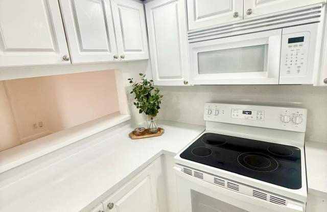 984 West 40th Street