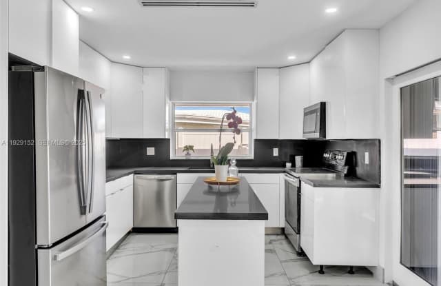 440 SE 8th Avenue 0, Pompano Beach, FL 33060