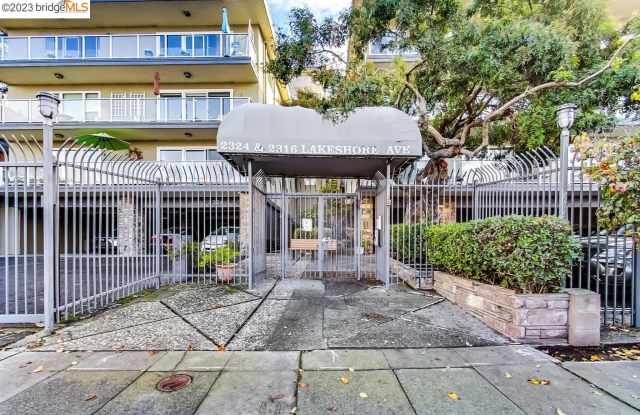 2316 Lakeshore