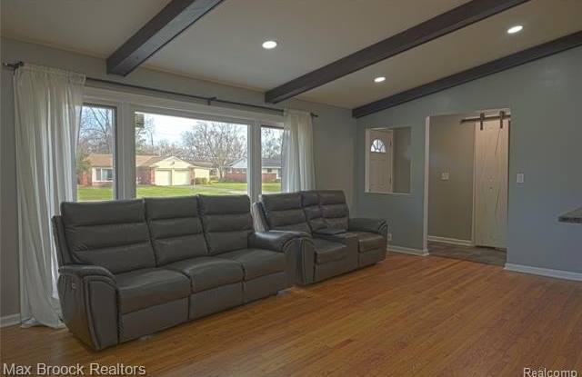 23645 W Newell Circle