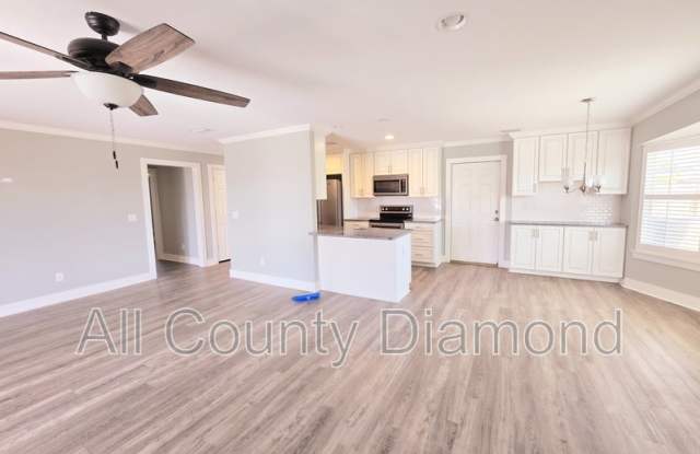 807 S Longwood Circle