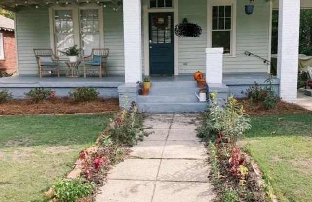 Photo of Midtown Bungalow 2BR House in Columbus Near Park