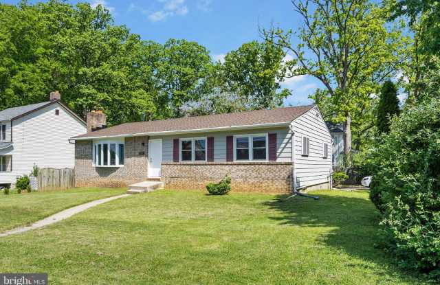 102 SEMINARY AVENUE W