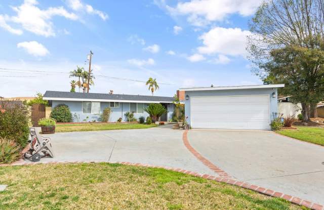 Adorable 3 Bedroom 2 Bathroom Single Story Family Home