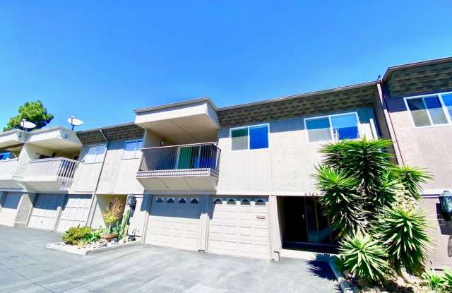 FOR RENT -  3 Bd/2 Ba 1,392 Sf In Friars Village Community, Townhome In San Diego Fashion Valley Area.