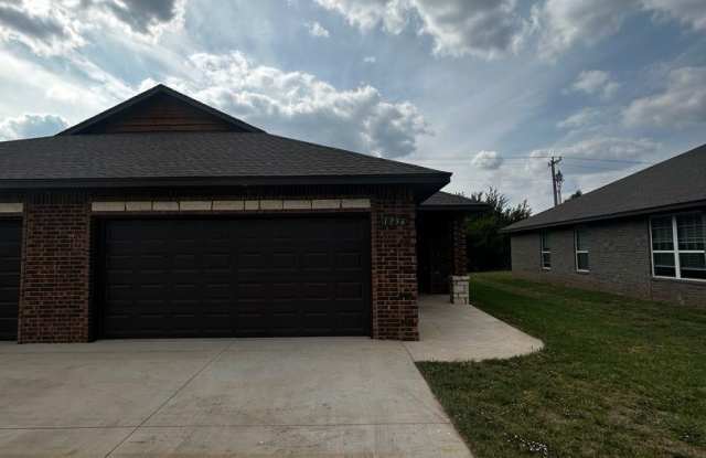 1756 Eighty Niner Terrace - 1756 Eighty-Niner Ter, El Reno, OK 73036