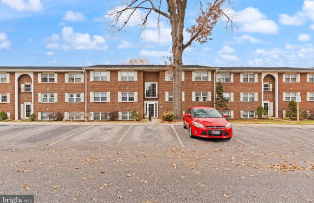 206 CROCKER Drive unit: D