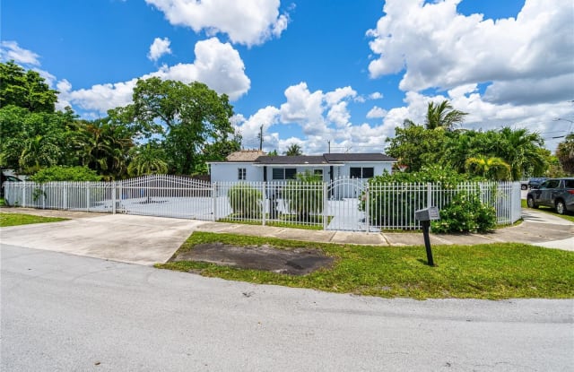 2001 NW 206th St - 2001 Northwest 206th Street, Miami Gardens, FL 33056