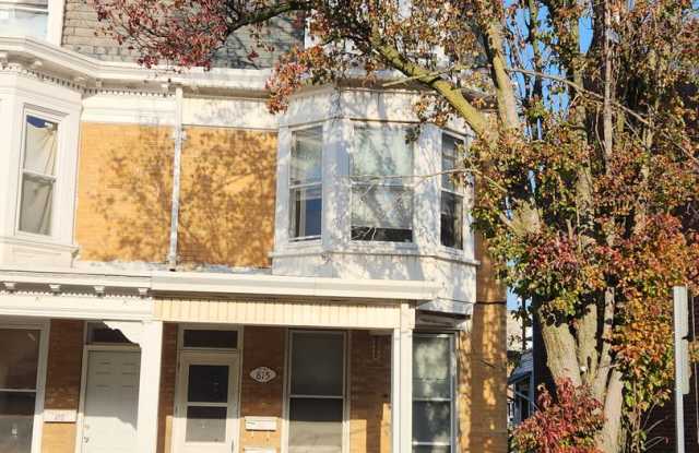 815 WAYNE AVENUE