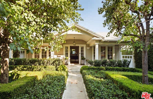 1438 N Orange Grove Ave