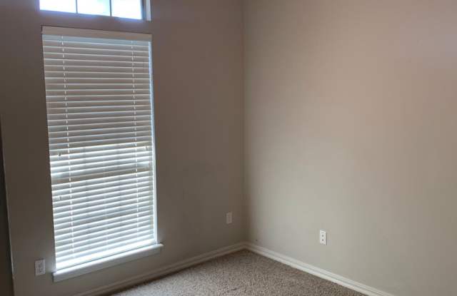 BEAUTIFUL HOME IN AZALEA GARDENS