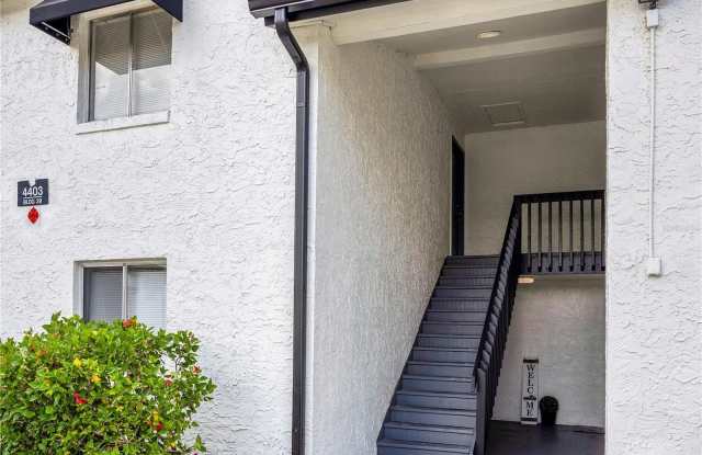 Photo of 4403 S SEMORAN BOULEVARD