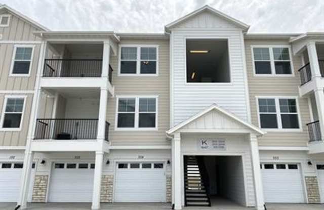 This fully loaded condo has a pool, playground and clubhouse