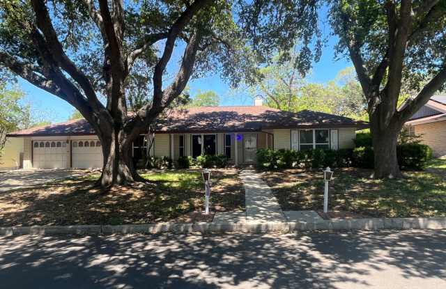 621 Balfour Dr., Windcrest, TX. 78239