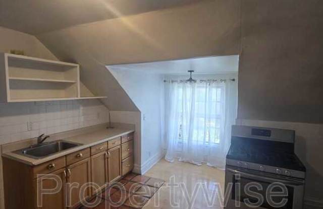 Photo of 958 S 800 E