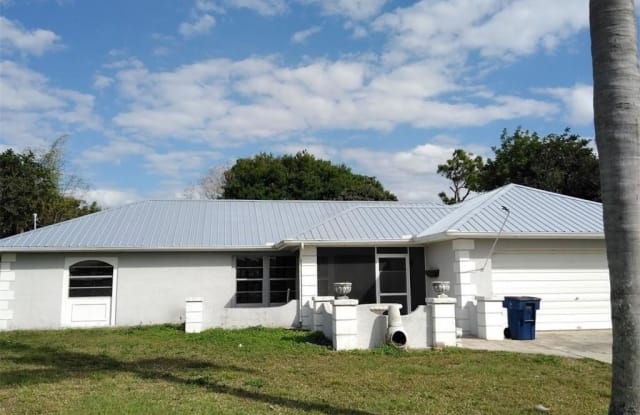 306 Lincoln AVE - 306 Lincoln Avenue, Lehigh Acres, FL 33936