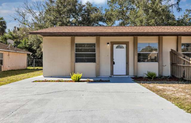 Spacious remodeled 2-Bedroom Home with Modern Kitchenin Volusia County – Edgewater, FL