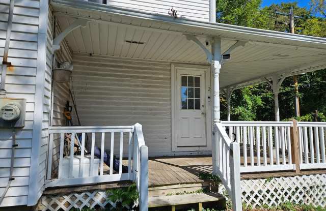 106 N VALLEY Road unit: B2