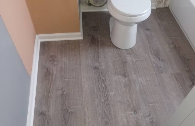 5811 South Kolmar Avenue