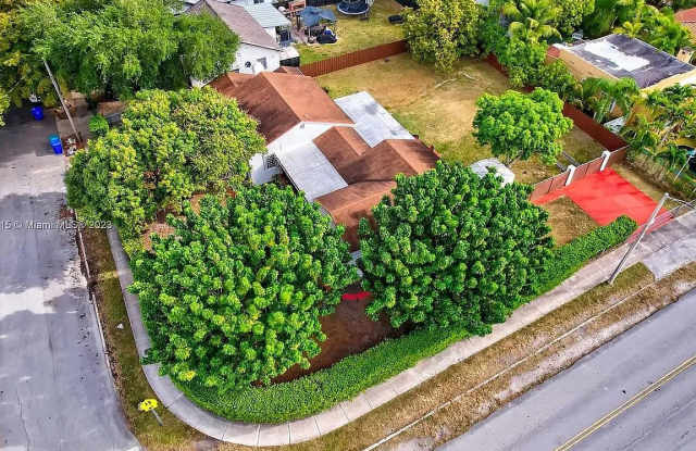 435 Southwest 33rd Avenue