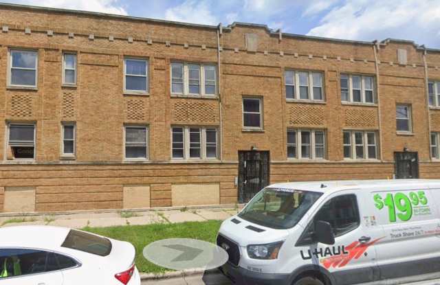 Photo of 714 W 80th Street