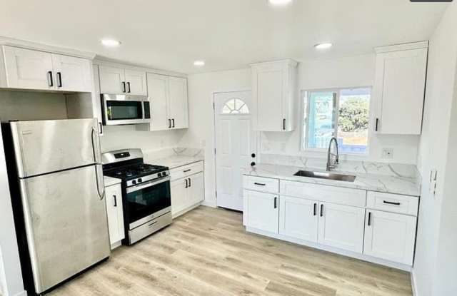 1406 Olive Street - 1406,B