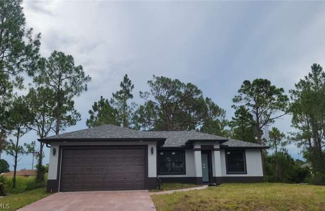 2812 9th Street SW - 2812 9th Street Southwest, Lehigh Acres, FL 33976