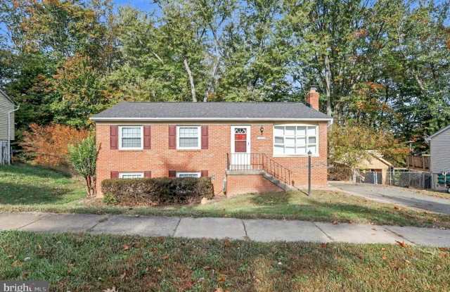 Photo of 13828 LONDONDERRY CT