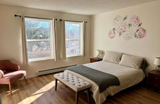 Large Two bedroom, Two Bath Furnished, all Inclusive mid term rental.