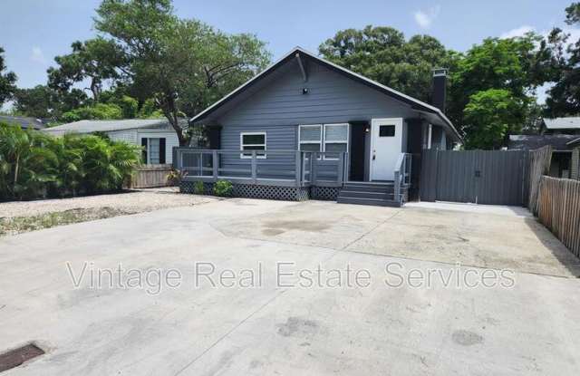 Photo of 3924 45th Ave N