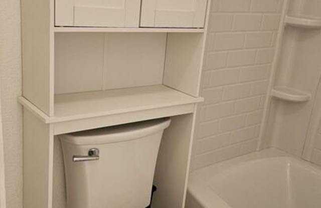 3851 Amberly Dr unit: G