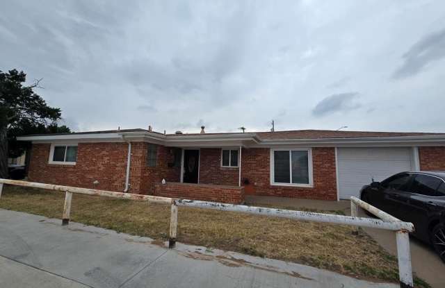 Photo of 2405 Nabors Lane