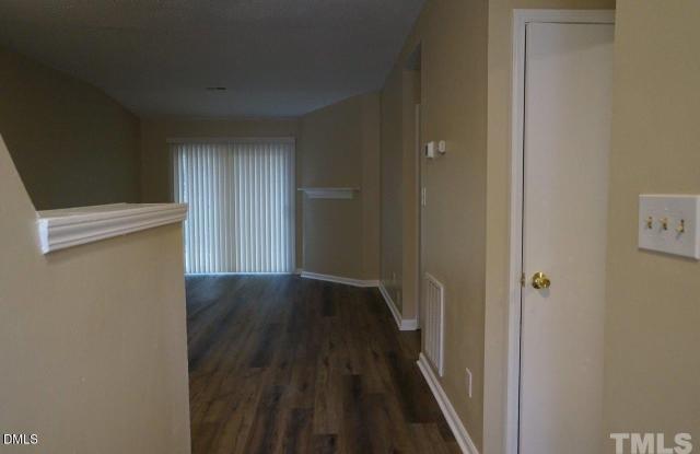 1904 Tischer Road unit: C