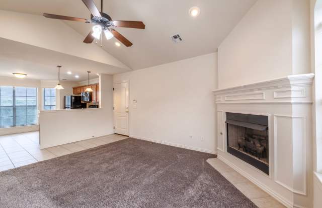 3 bed, 2 bath Condo - MOVE IN SPECIAL!!!!
