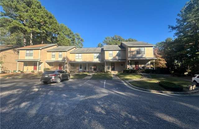 Photo of 1202 Huntsman Court