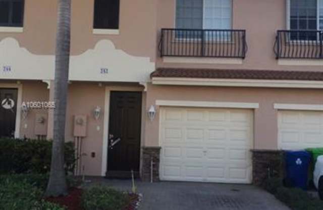 242 Las Brisas Cir - 242 Las Brisas Cir, Sunrise, FL 33326